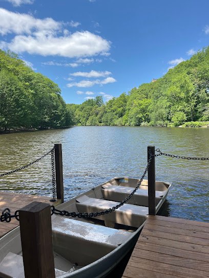 Clove Lake boats