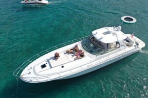BlueO Yacht Charters