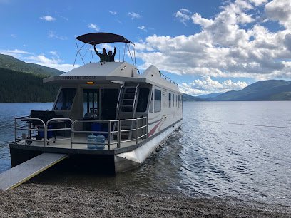 Sicamous Houseboats
